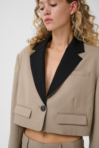  Gestuz Gznella Short Blazer