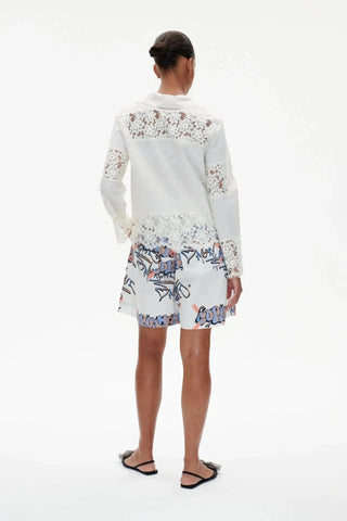  Baum und Pferdgarten Narah Graffiti Shorts