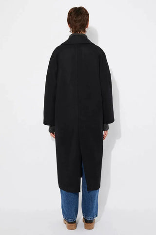  Rita Row Cedar Black Coat