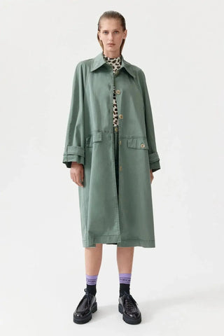  Baum und Pferdgarten Denelia Green Trench